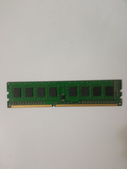 ОЗУ - DDR3/ 2GB/ 1333 МГц две плашки, DDR2/ 2GB/ 800 МГц одна плашка