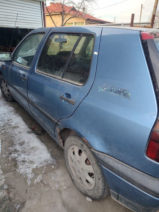 Продава се Голф 3 на части
