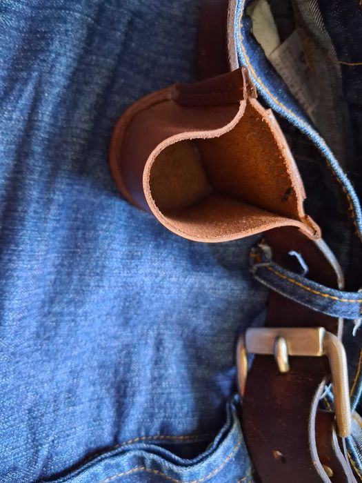 Фотоапарат, статив, калъв, чантичка.