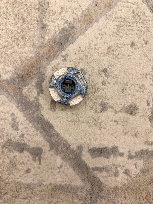 Продаю лего фигурки