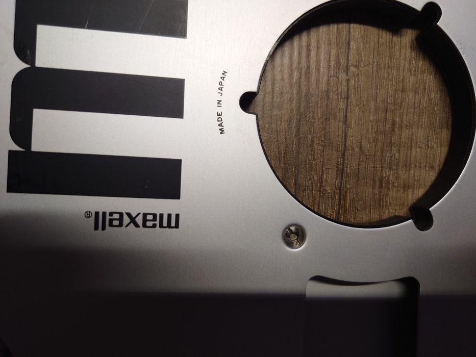 Vând Rola metalica Maxwell ,stare impecabila.