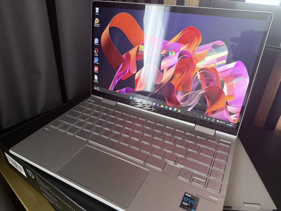 Лаптоп HP ENVY x360 convertible тъчскрийн 13 инча