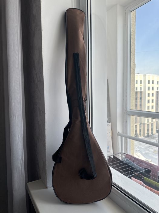 Домбра с чехломм