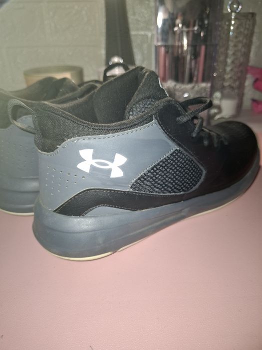 Under Armour обувки