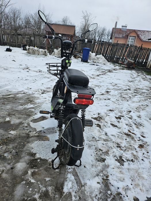 Vând scuter electric