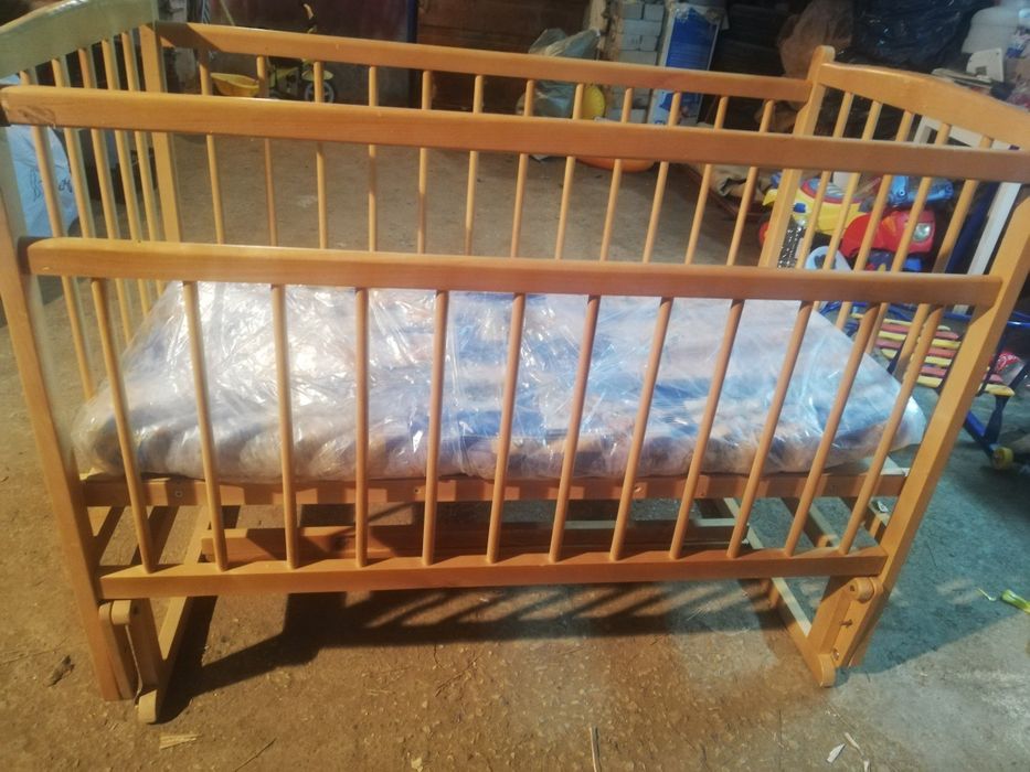 Продам детскую кроватку