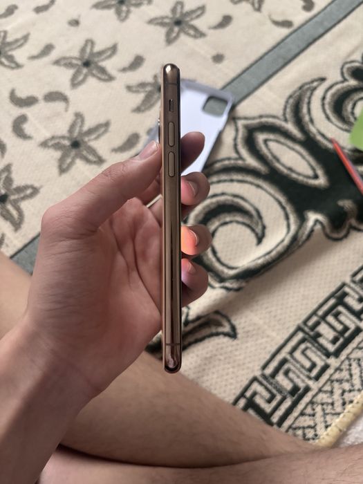 Продам айфон 11про