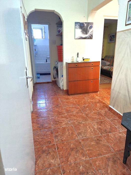 75.000 euro, 3 camere, Centru, etaj 3/4