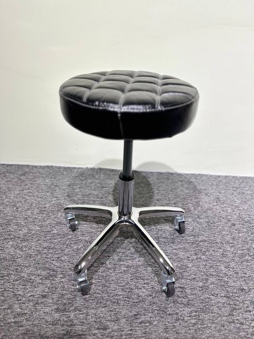 Barni stul  hittoyda ishlqb chiqarilgan birinchi qoldan