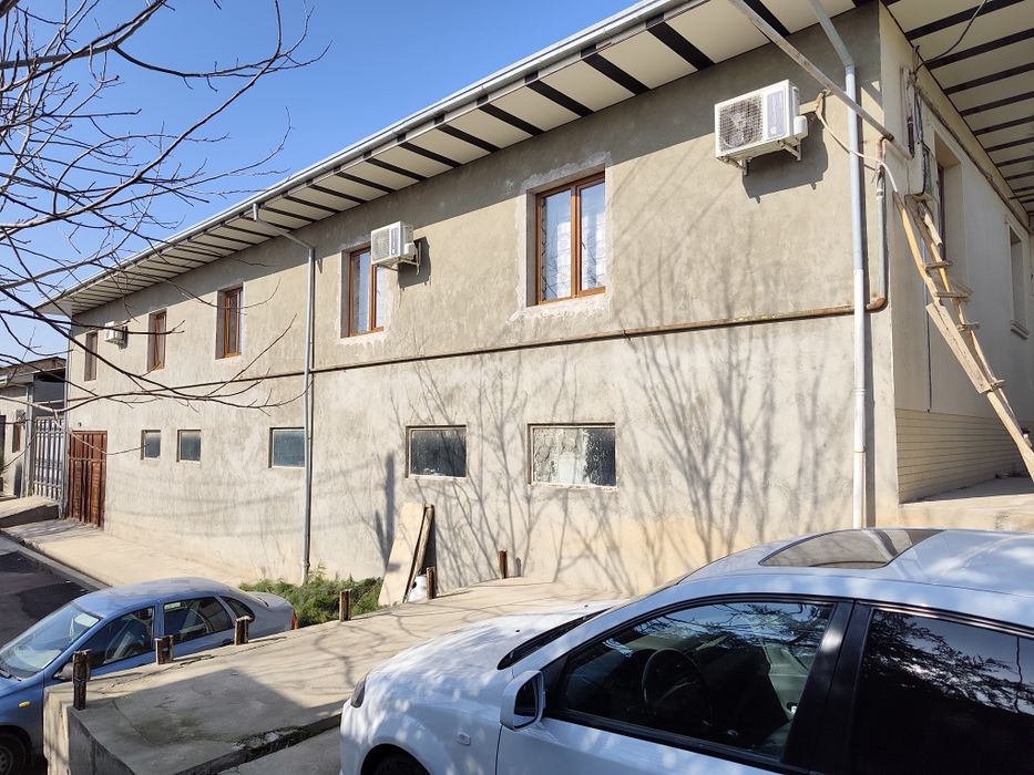 уч кахрамон шуро 5.5 сот 2 этаж торцевой  уй сотилади .2 та дарвоза