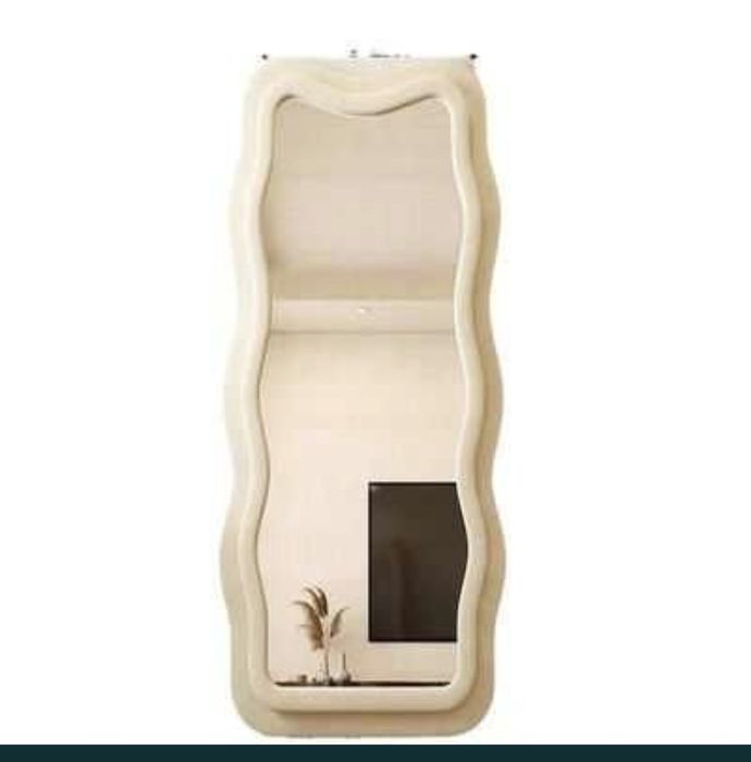 Напольное зеркало  волнистую (изогнутую) раму