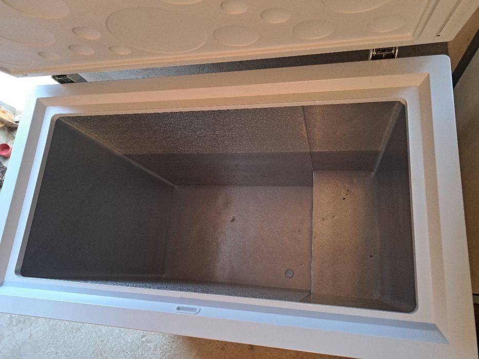 Морозильник продам