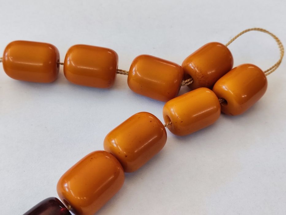 Стара броеница бакелит кехлибар