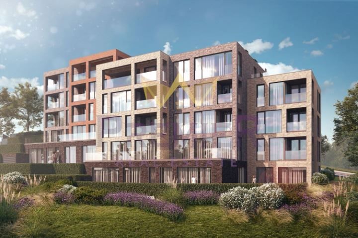 Продава се Четиристаен апартамент в Варна, Бриз - 153 кв.м за 2099 €/кв.м - Снимка #3