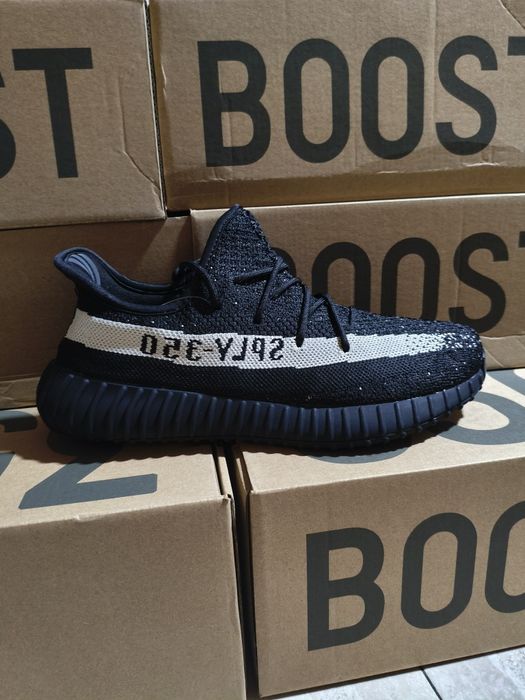 Yeezy 350 black/white