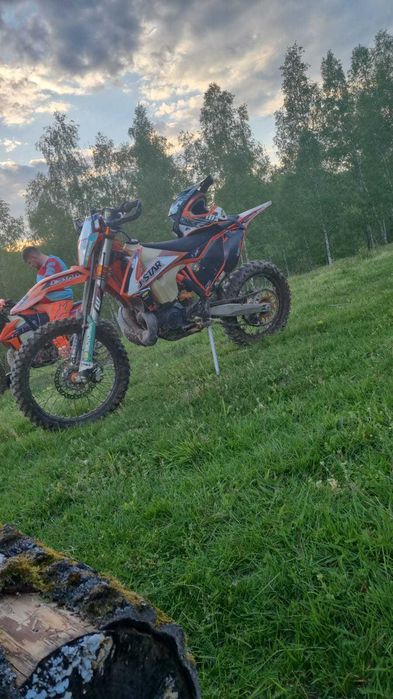 Vând KTM 300 Sixdays