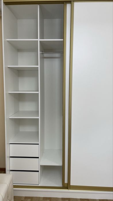 Продаю спальный гарнитур