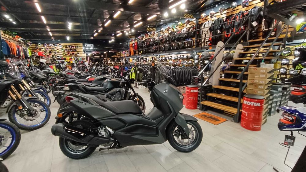 Yamaha XMax 300 nou 0km pret PROMO- prin EST BIKE Campina