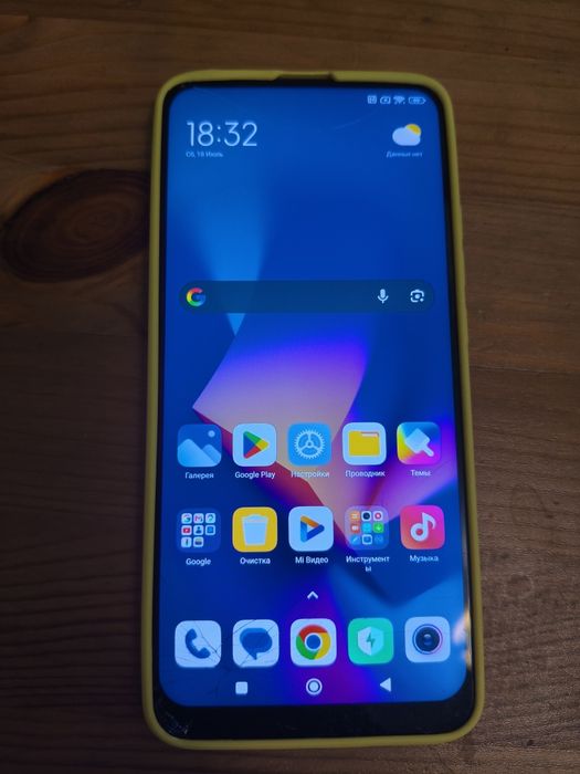 Телефон Poco F2 Pro