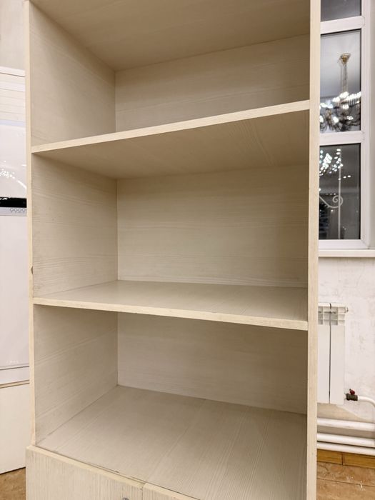 Продам троны, шкаф и стол