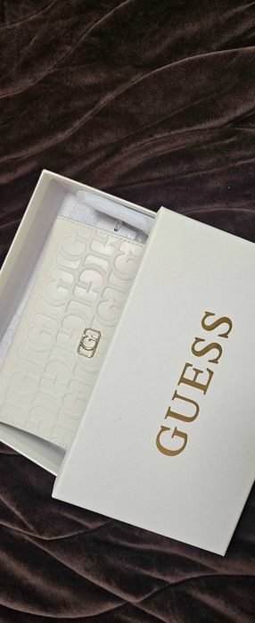 Оригинално портмоне Guess