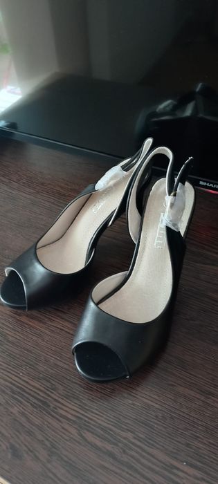 Sandale 37, piele naturala, noi