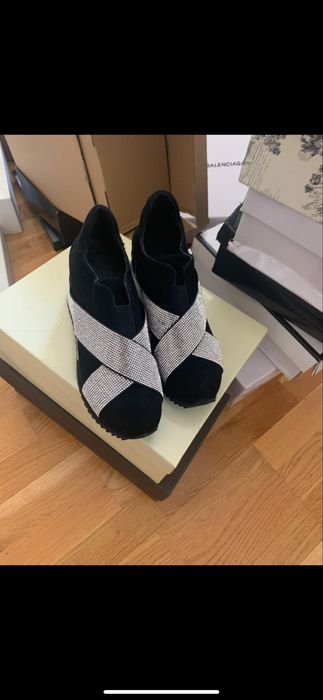 Кроссовки со стразами