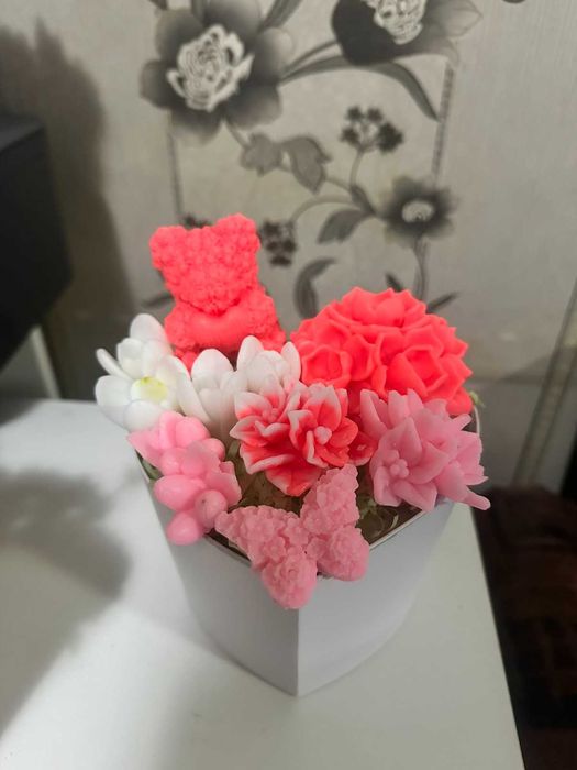 Восъчни цветя за поводи и сапунени цветя