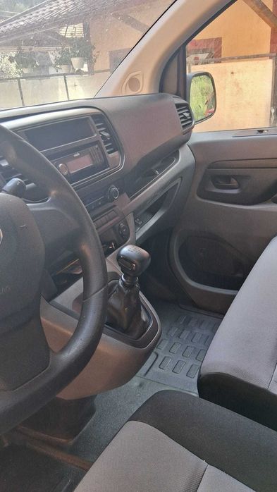 Vând autoutilitară Toyota Proace