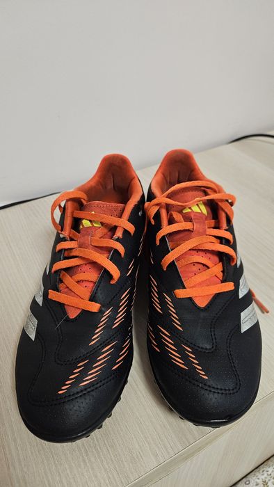 Футболни обувки Adidas Predator номер 40