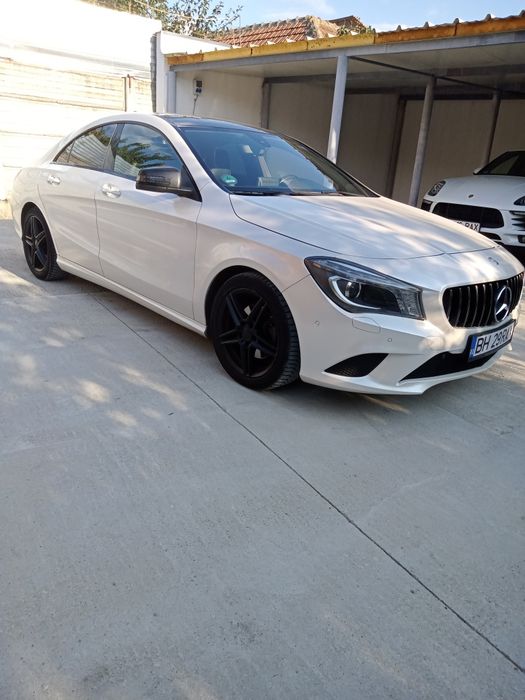 Vând Mercedes CLA180 diesel consum 4litri/100 km