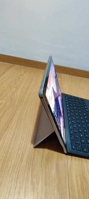 Microsoft Surface Pro 6 8GB RAM 256GB Storage SSD Graphic Card 128 Mb