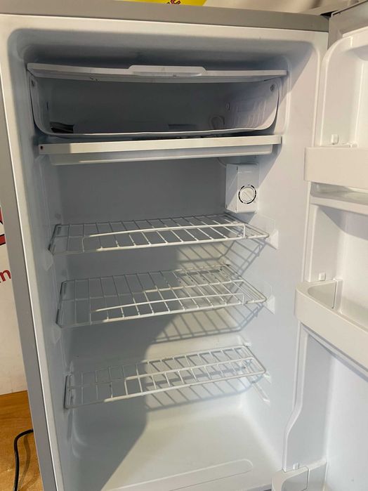 Mini Frigider cu congelator 93Litri PRIMO Argintiu Garantie 2 ani
