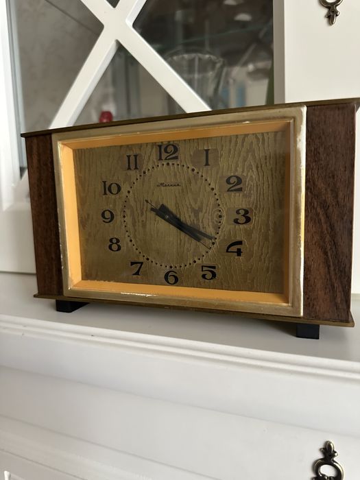 Настольные часы Молния