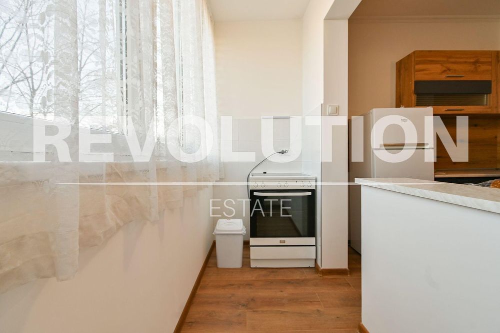 Дава се под наем Тристаен апартамент в София, Люлин 8 - 90 кв.м за 648.21 € - Снимка #4