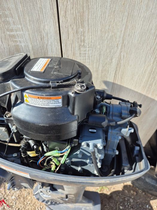 Мотор на лодку Yamaha 15 куб.