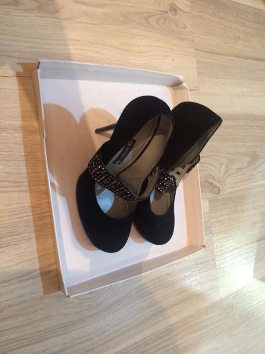 Срочно!!! туфли и босоножки