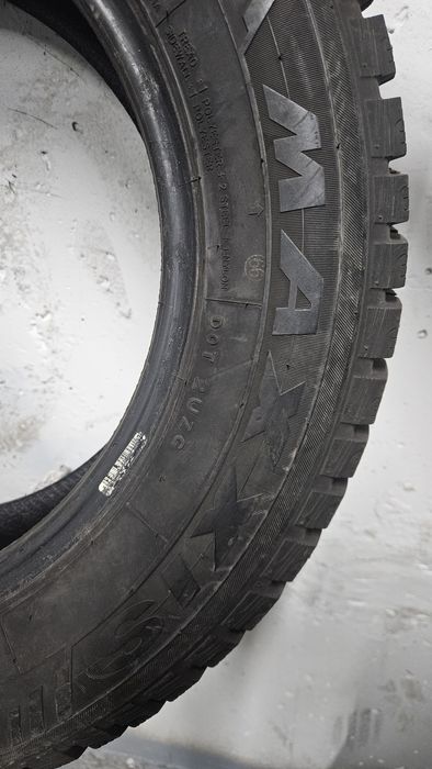 Продам пару шин 195/65/15