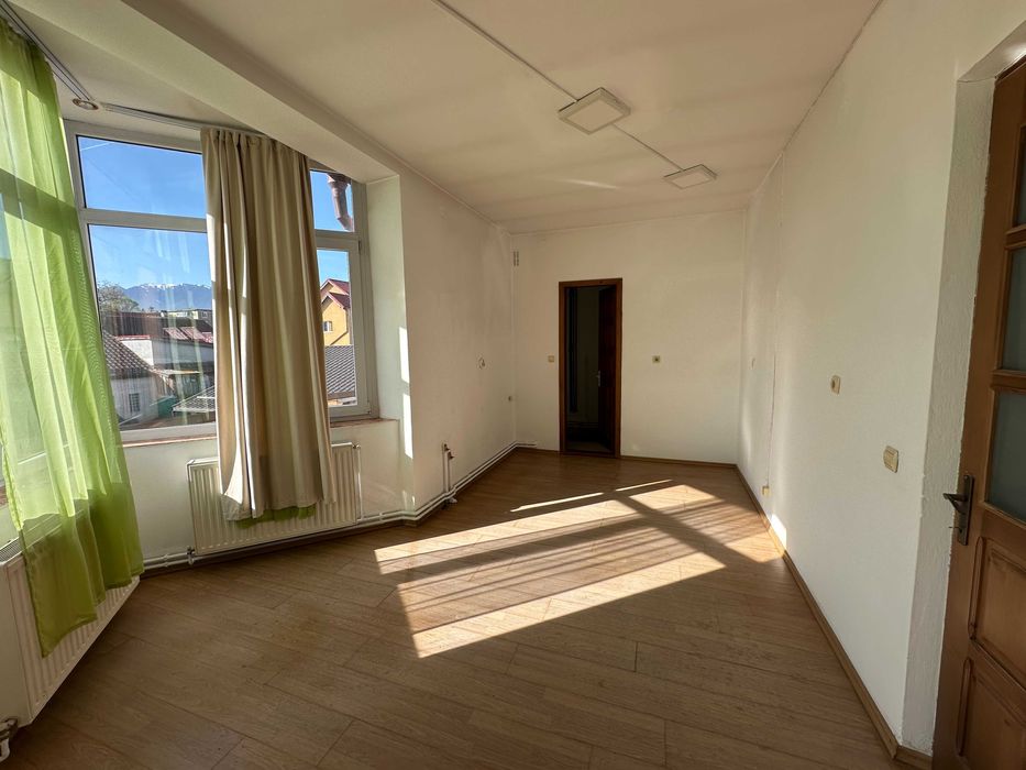 Spațiu comercial de închiriat – ideal pentru activități medicale, birouri sau salon înfrumusețare – zona Astra