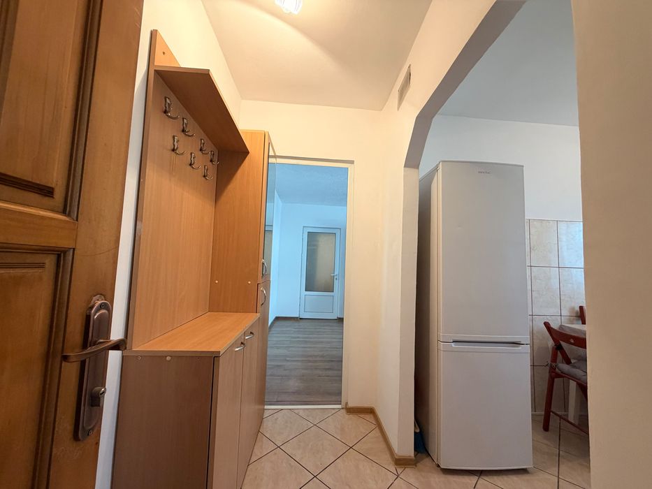 Vand apartament cu doua camere