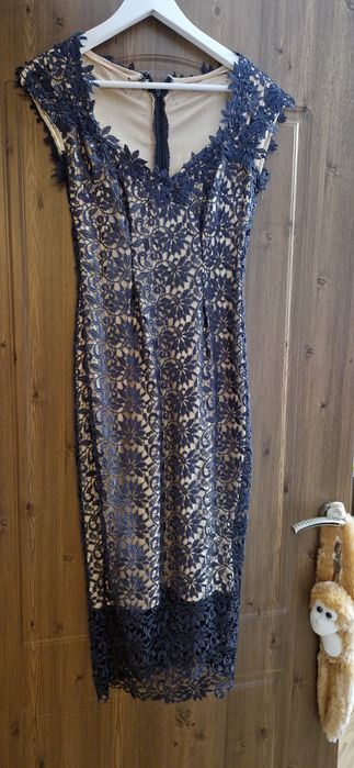 Rochie elegantă din dantelă bleumarin – model midi