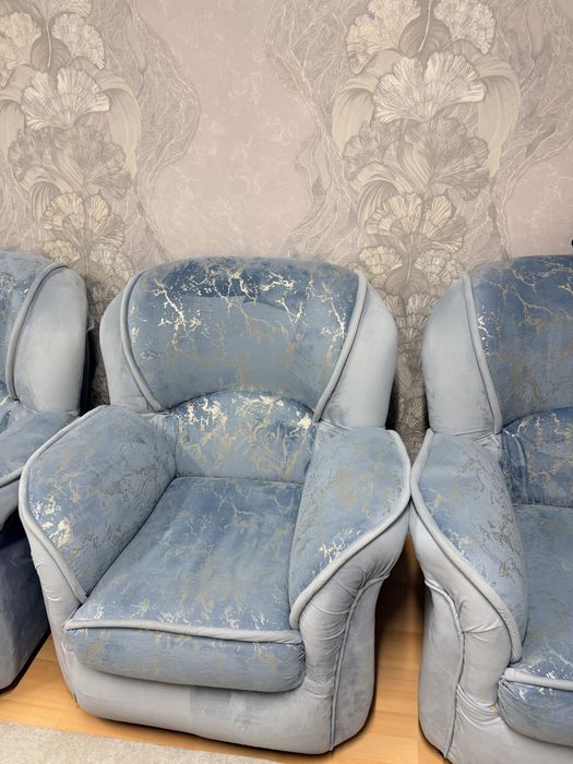 Диван, креслолармен сатылады 50000