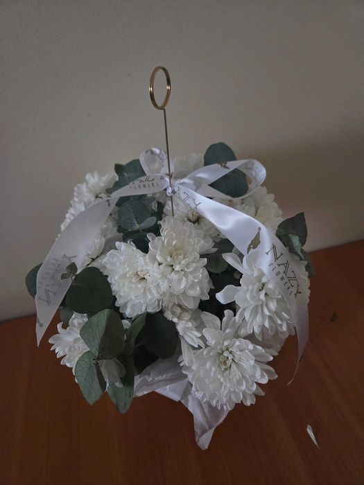 Цветы  белые хризантемы