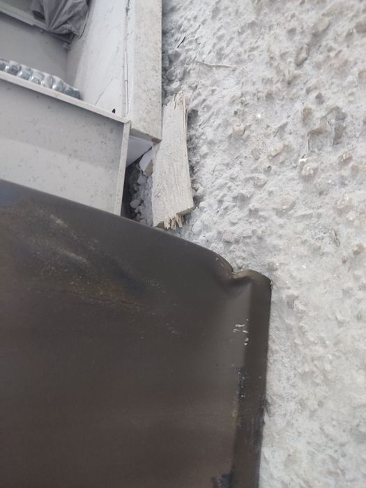 Дверь Jac J7 с вмятинами