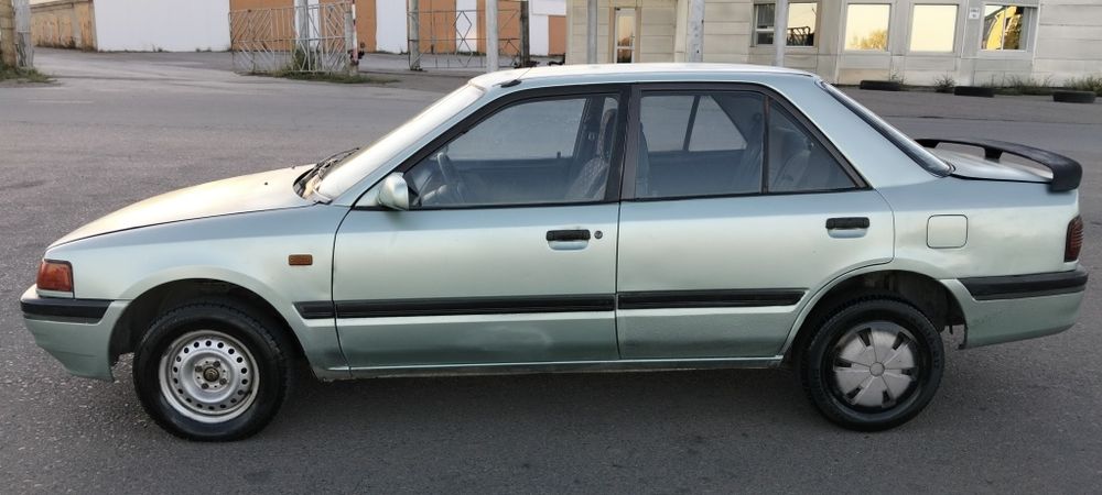 Продам Мазду 323