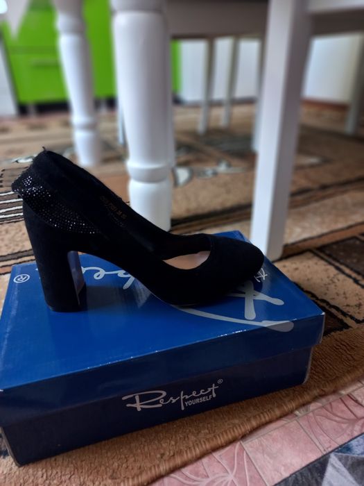 Продам туфли ,носила 4 раза
