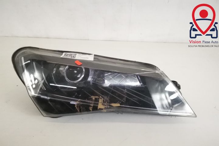 Фар Дясно Оригинален Ксенон Адаптивен Повреден Шкода Суперб 3 / Skoda