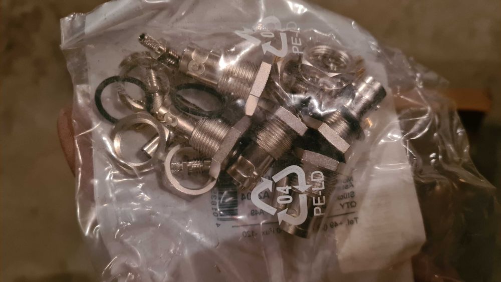 конектор BNC-Einbaubuchse Telegartner j01003b0015 A20904