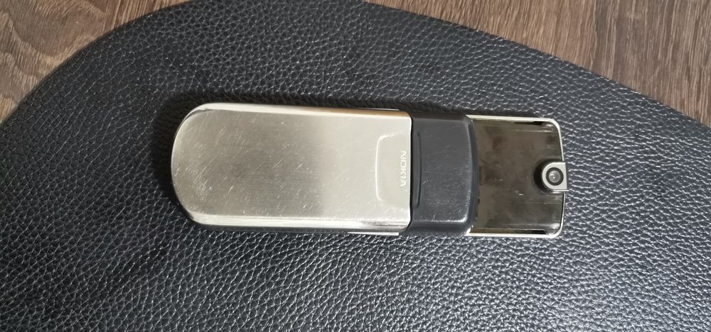 Nokia 8800 original cu încărcător