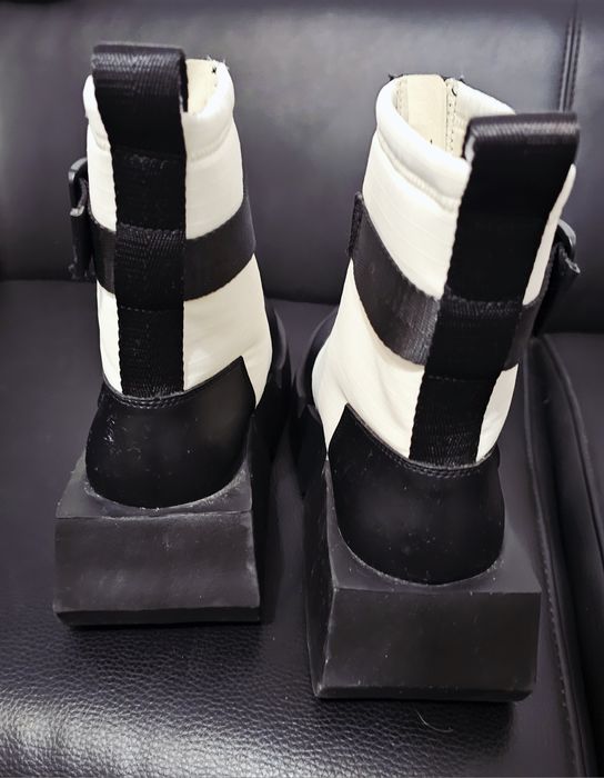 2 perechi Ghete Unired Nude. Stil moon/snow boots